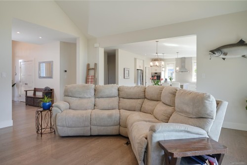 1085 Alpine View Pl, Whiskey Creek, BC 