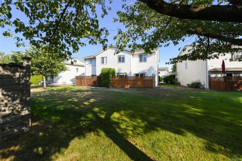 5-717 Aspen Rd, Comox, BC 