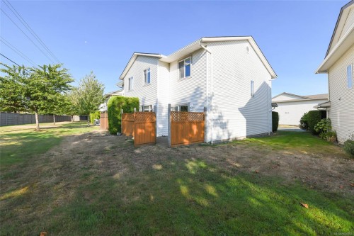 5-717 Aspen Rd, Comox, BC 