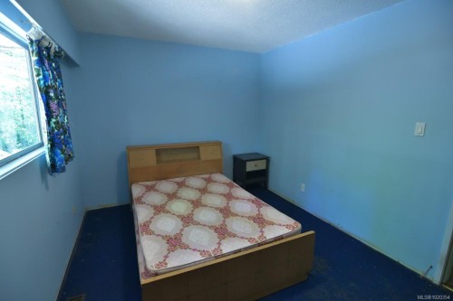 1154 2Nd Ave, Ladysmith, BC - Indoor Photo Showing Bedroom
