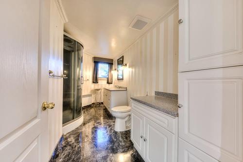 Bathroom - 40 Rue Courval, Kirkland, QC - Indoor Photo Showing Bathroom