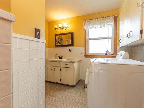 5347 Highway 1, Salmon River, NS 