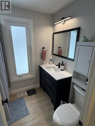 1000 Bourne Crescent, Kingston (South Of Taylor-Kidd Blvd), ON - Indoor Photo Showing Bathroom
