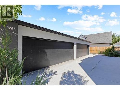 detached shared garage - 2825 Richter Street Unit# 3, Kelowna, BC - Outdoor With Exterior