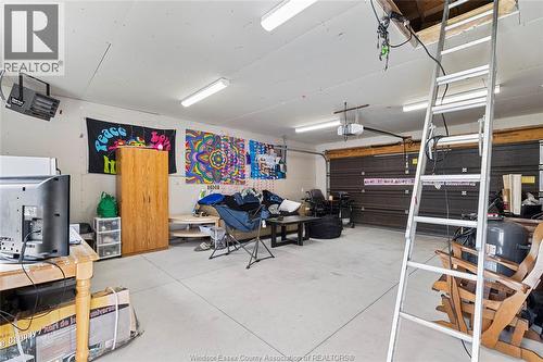 148 Riverview Avenue, Lasalle, ON - Indoor Photo Showing Garage