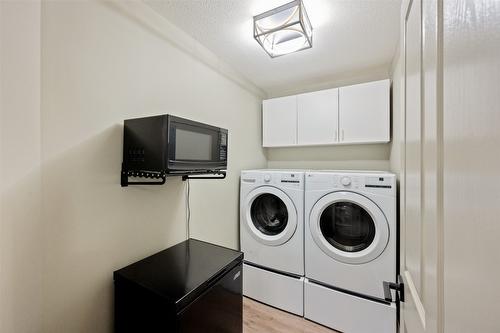 109-8700 Jubilee Road, Summerland, BC - Indoor Photo Showing Laundry Room