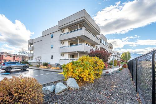 203-2477 Ingram Road, West Kelowna, BC - Outdoor