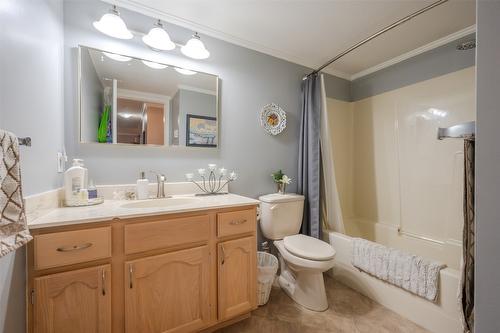 203-2477 Ingram Road, West Kelowna, BC - Indoor Photo Showing Bathroom
