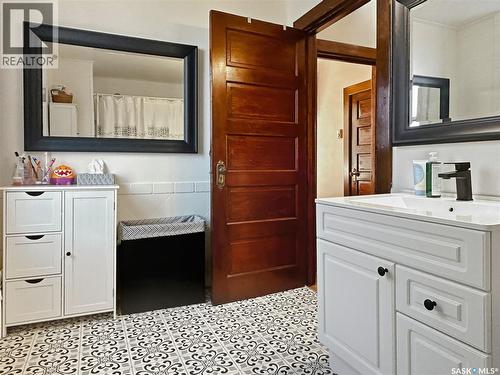 242 30Th Street, Battleford, SK - Indoor