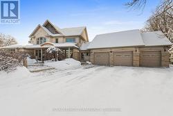 7 SARA COURT  Ottawa, ON K2R 1E2