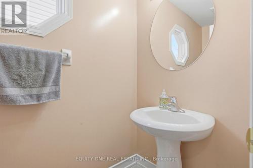 64 Stedman Street, Ottawa, ON - Indoor Photo Showing Bathroom