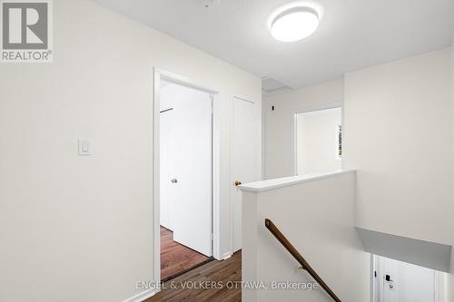 933 Greenbriar Avenue, Ottawa, ON - Indoor Photo Showing Other Room