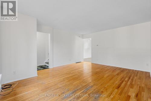 933 Greenbriar Avenue, Ottawa, ON - Indoor Photo Showing Other Room