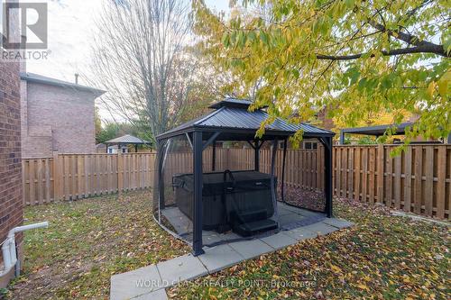 1448 Mayors Manor, Oakville, ON - Outdoor