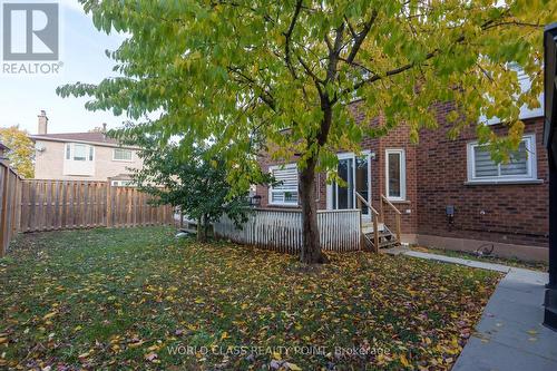 1448 Mayors Manor, Oakville, ON - Outdoor