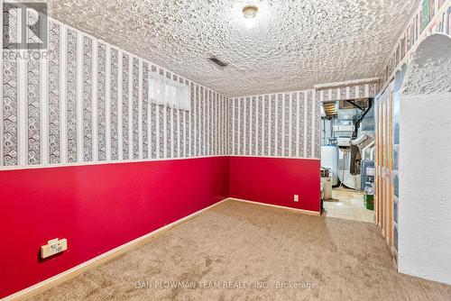 12 Robinson Crescent, Whitby, ON - Indoor Photo Showing Other Room