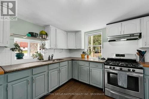 60 Centre Street, Gananoque, ON - Indoor Photo Showing Kitchen
