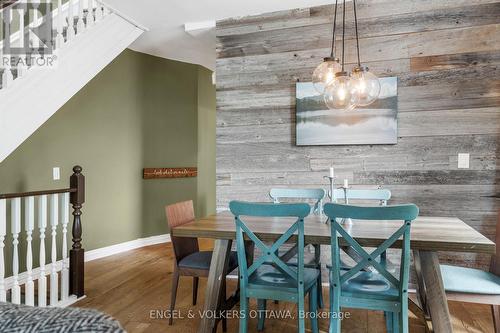 2 Lower Charlotte Street, Ottawa, ON - Indoor Photo Showing Dining Room
