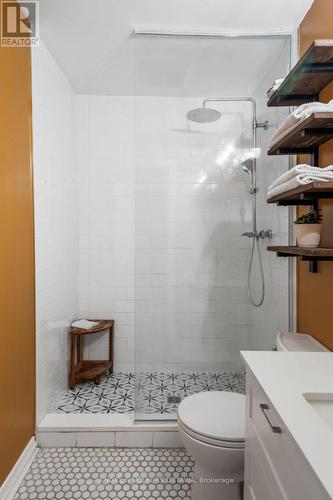 2 Lower Charlotte Street, Ottawa, ON - Indoor Photo Showing Bathroom