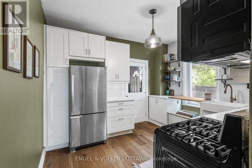 2 Lower Charlotte Street, Ottawa, ON - Indoor Photo Showing Kitchen