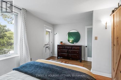 2 Lower Charlotte Street, Ottawa, ON - Indoor Photo Showing Bedroom