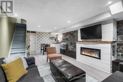 2 Lower Charlotte Street, Ottawa, ON - Indoor Photo Showing Living Room With Fireplace