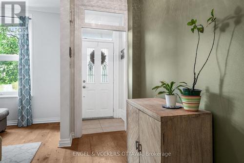 2 Lower Charlotte Street, Ottawa, ON - Indoor Photo Showing Other Room