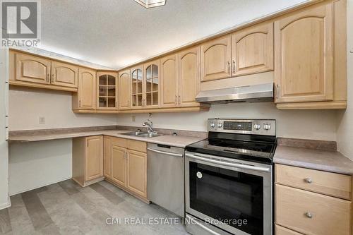 879 Beauclaire Drive, Ottawa, ON - Indoor Photo Showing Kitchen With Double Sink
