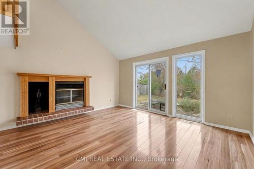 879 Beauclaire Drive, Ottawa, ON - Indoor Photo Showing Living Room With Fireplace