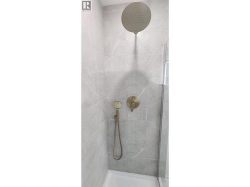 6295 College Road, Grand Forks, BC - Indoor Photo Showing Bathroom