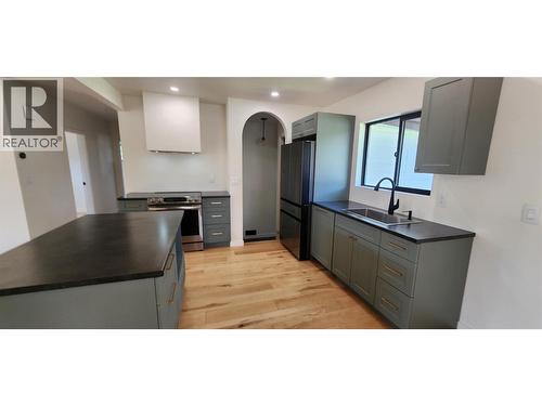 6295 College Road, Grand Forks, BC - Indoor Photo Showing Kitchen