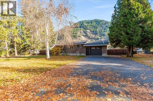 940 Columbia Road, Castlegar, BC - Outdoor