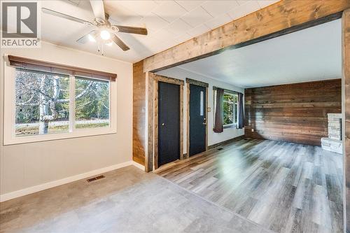 940 Columbia Road, Castlegar, BC - Indoor Photo Showing Other Room