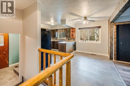 940 Columbia Road, Castlegar, BC - Indoor Photo Showing Other Room