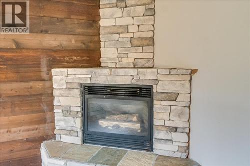 940 Columbia Road, Castlegar, BC - Indoor Photo Showing Living Room With Fireplace