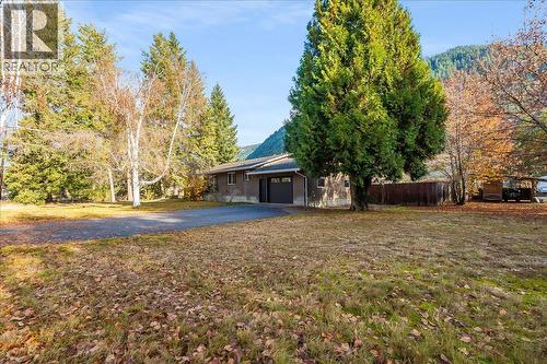 940 Columbia Road, Castlegar, BC - Outdoor