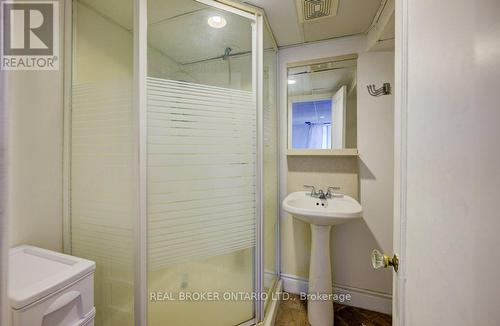 76 Brentwood Avenue, Kitchener, ON - Indoor Photo Showing Bathroom