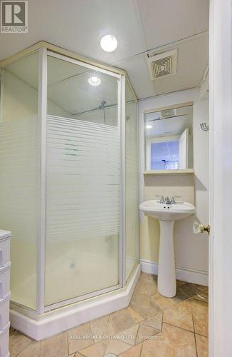 76 Brentwood Avenue, Kitchener, ON - Indoor Photo Showing Bathroom