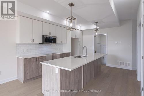 307 Mullighan Gardens, Peterborough (Monaghan Ward 2), ON - Indoor Photo Showing Kitchen With Double Sink With Upgraded Kitchen