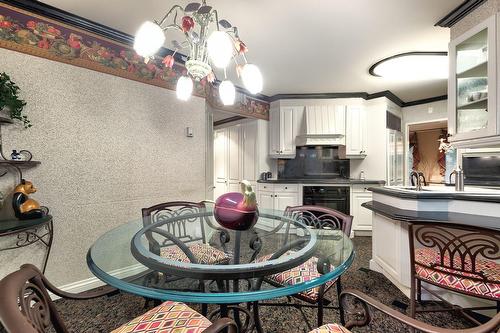 Kitchen - 205-5720 Av. Rembrandt, Côte-Saint-Luc, QC - Indoor