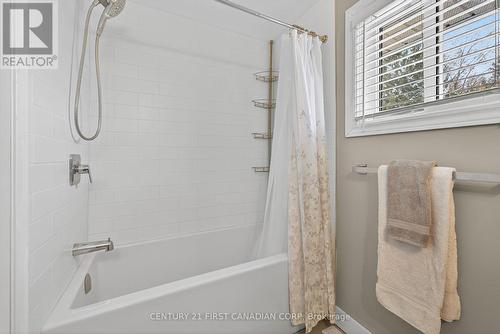 3 - 35 Waterman Avenue, London South (South R), ON - Indoor Photo Showing Bathroom