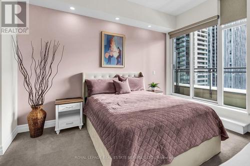 Ph105 - 8 Scollard Street, Toronto, ON - Indoor Photo Showing Bedroom