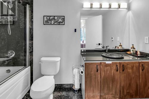 Ph105 - 8 Scollard Street, Toronto, ON - Indoor Photo Showing Bathroom