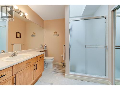 3815 Brown Road Unit# 307, West Kelowna, BC - Indoor Photo Showing Bathroom