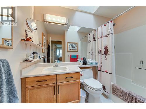 3815 Brown Road Unit# 307, West Kelowna, BC - Indoor Photo Showing Bathroom
