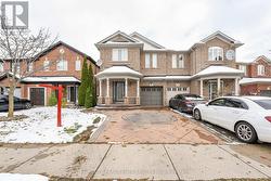 60 FERNCASTLE CRESCENT  Brampton, ON L7A 3P3