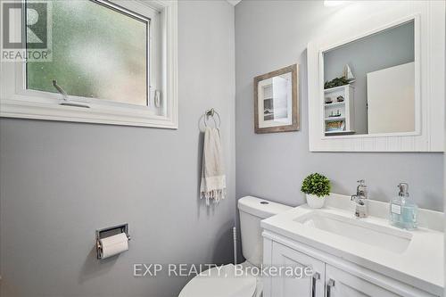 1923 Steepbank Crescent, Mississauga, ON - Indoor Photo Showing Bathroom