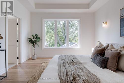 684 Peele Boulevard, Burlington, ON - Indoor Photo Showing Bedroom