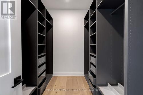 684 Peele Boulevard, Burlington, ON - Indoor Photo Showing Other Room