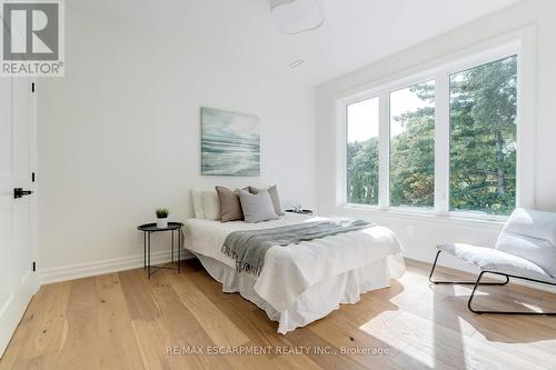 684 Peele Boulevard, Burlington, ON - Indoor Photo Showing Bedroom